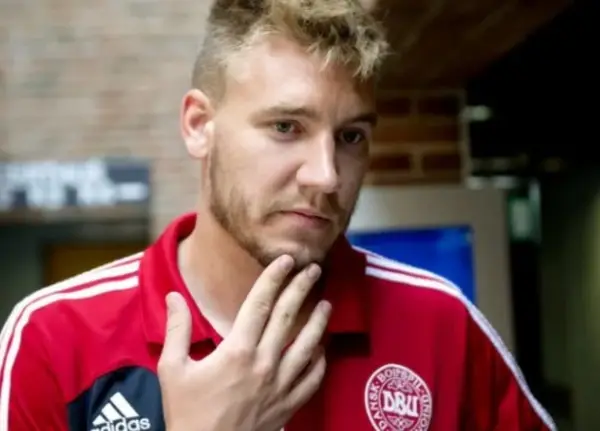 Rasmus Hojlund bị HLV của chính mình chê không bằng Lord Bendtner