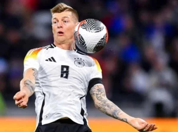 Toni Kroos trở lại cũng đồng nghĩa tuyển Đức đã hồi sinh
