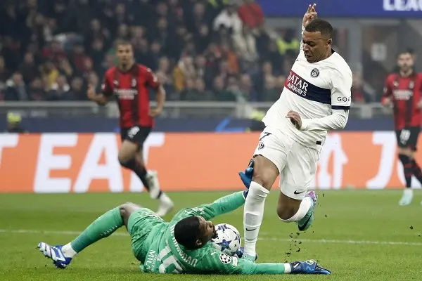 PSG nguy cơ bị cấm dự Champions League vì Kylian Mbappe