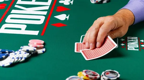 Những sai lầm chơi Poker online người mới hay mắc phải