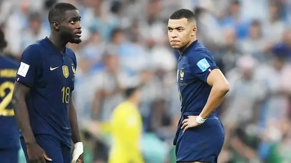 Deschamps tước băng đội trưởng của Kylian Mbappe – Tuyển Pháp lục đục