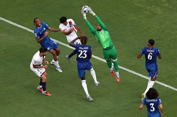 PSG thất bại 0-3 trước Chelsea: Sai lầm, thể lực hay chiến thuật?