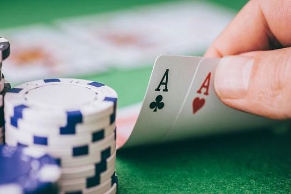 4 bí quyết chơi Poker cực hay cho người mới