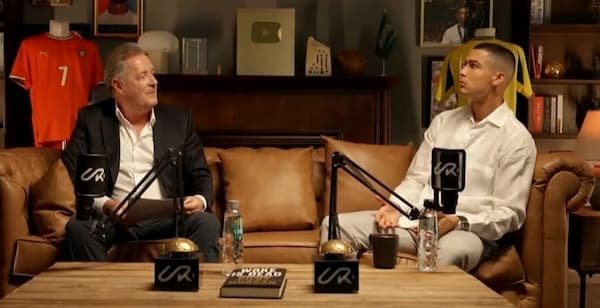 FIFA gây phẫn nộ khi để Cristiano Ronaldo ‘làm nền’ cho Messi trong poster mới