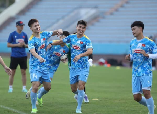 Đội tuyển Việt Nam có đủ lực lượng mạnh nhất để đối đầu tuyển Lào không?