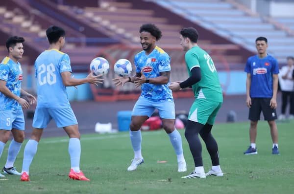 Đội tuyển Việt Nam có đủ lực lượng mạnh nhất để đối đầu tuyển Lào không?